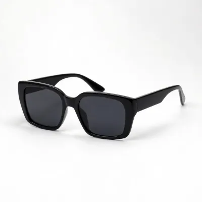 black square sunglasses